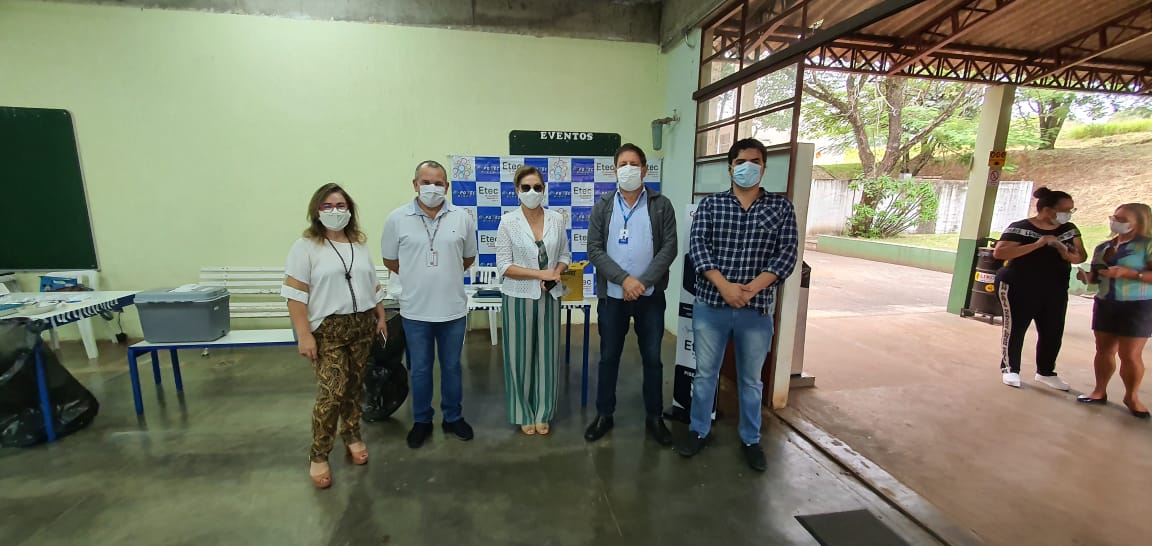 Vacinação dos docentes contra a COVID 19