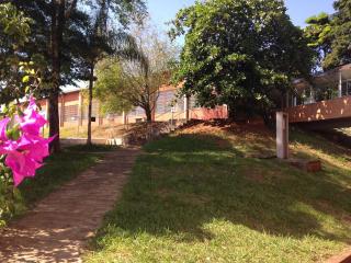 Fotos de abril de 2018 da fachada da escola