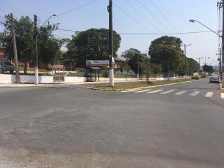 Construção da calçada da escola