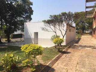 Construção da calçada da escola