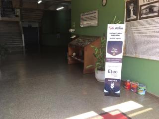 Construção da calçada da escola