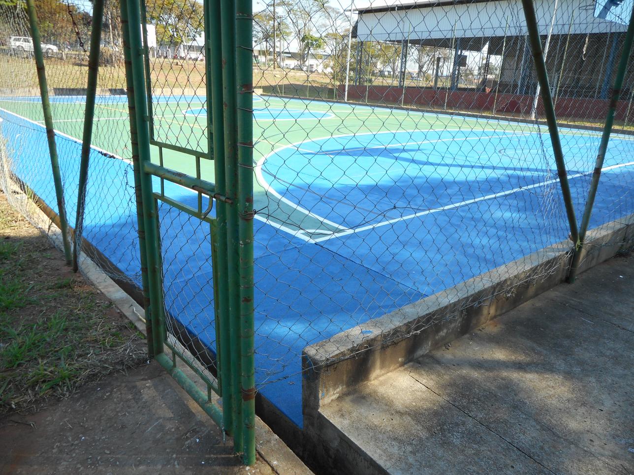 Pintura e recuperação da nossa quadra externa