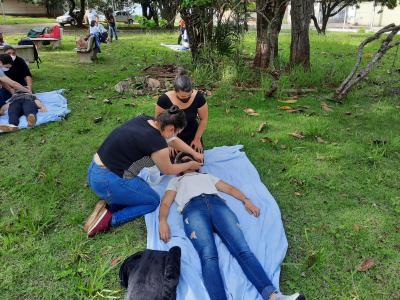 Aula prática de Urgência e Emergência - alunos colocaram a mão na massa em atendimento pré-hospitalar