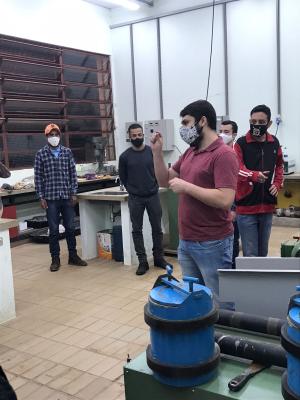 Visita dos alunos da EE EE Antonio Deffune