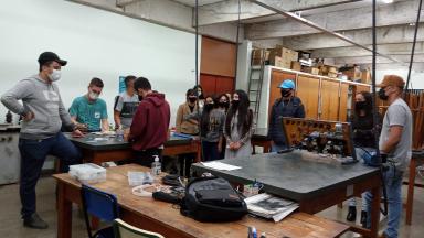 Visita dos alunos da EE EE Antonio Deffune