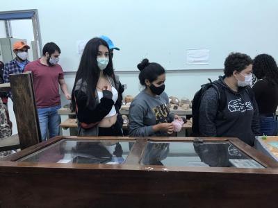 Visita dos alunos da EE EE Antonio Deffune