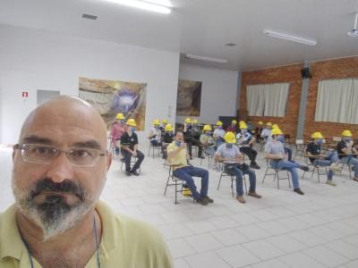Alunos de Mineração visitam mina subterrânea em Campo Largo, no Paraná