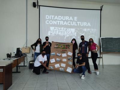 Professora Carol  - tendências  pós semana de 1922