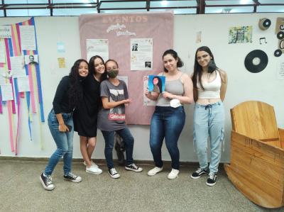 Professora Carol  - tendências  pós semana de 1922