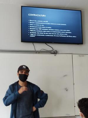 Professora Carol  - tendências  pós semana de 1922