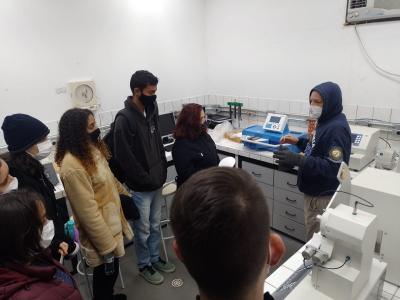 Alunos do NOVOTEC visitaram a UNESP em Itapeva