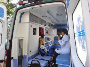 Ambulância do SAME  com atividades para alunos de enfermagem