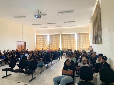 Vista dos alunos da E. M. Maria Stela Guimarães Barros, de Taquarivaí/SP