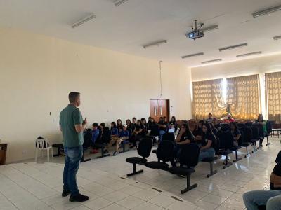 Vista dos alunos da E. M. Maria Stela Guimarães Barros, de Taquarivaí/SP