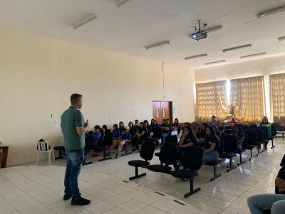 Vista dos alunos da E. M. Maria Stela Guimarães Barros, de Taquarivaí/SP