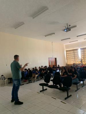 Vista dos alunos da E. M. Maria Stela Guimarães Barros, de Taquarivaí/SP