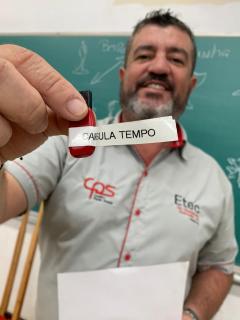 Artes e a cápsula do tempo do professor Ton e seus alunos de Artes