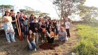 Artes e a cápsula do tempo do professor Ton e seus alunos de Artes