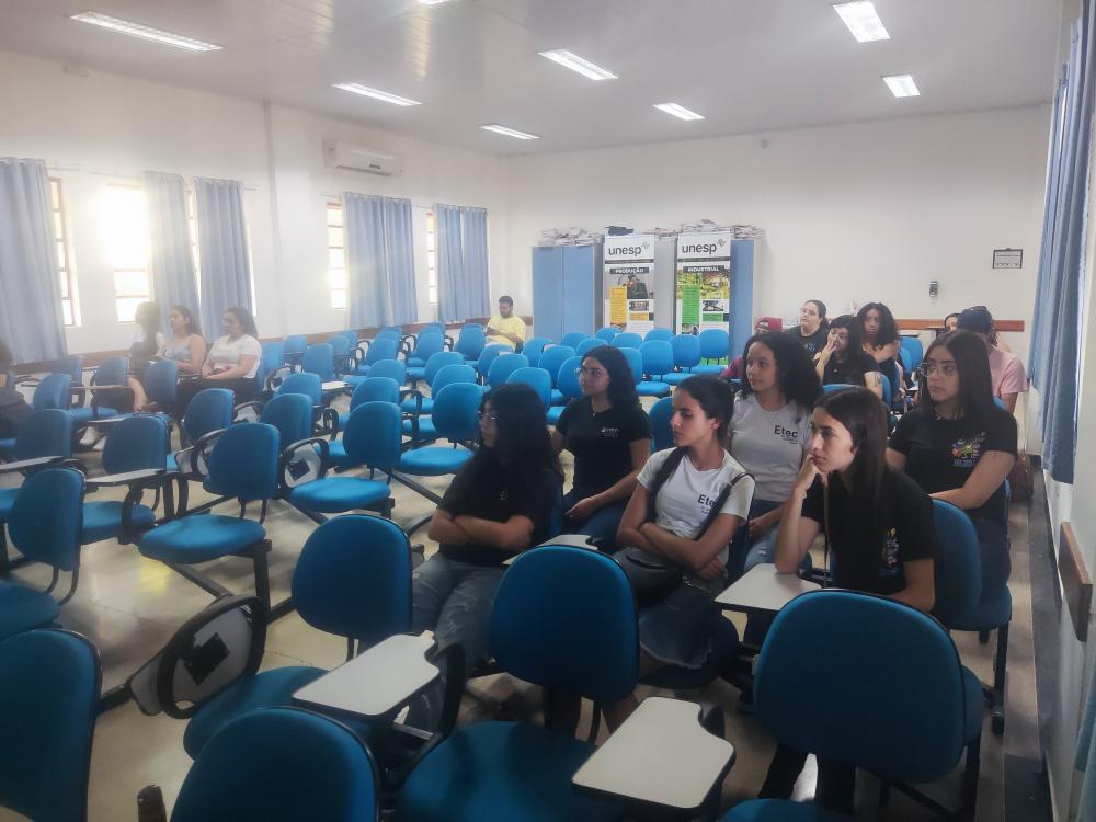 Alunos do curso de Administração visitaram a UNESP de Itapeva