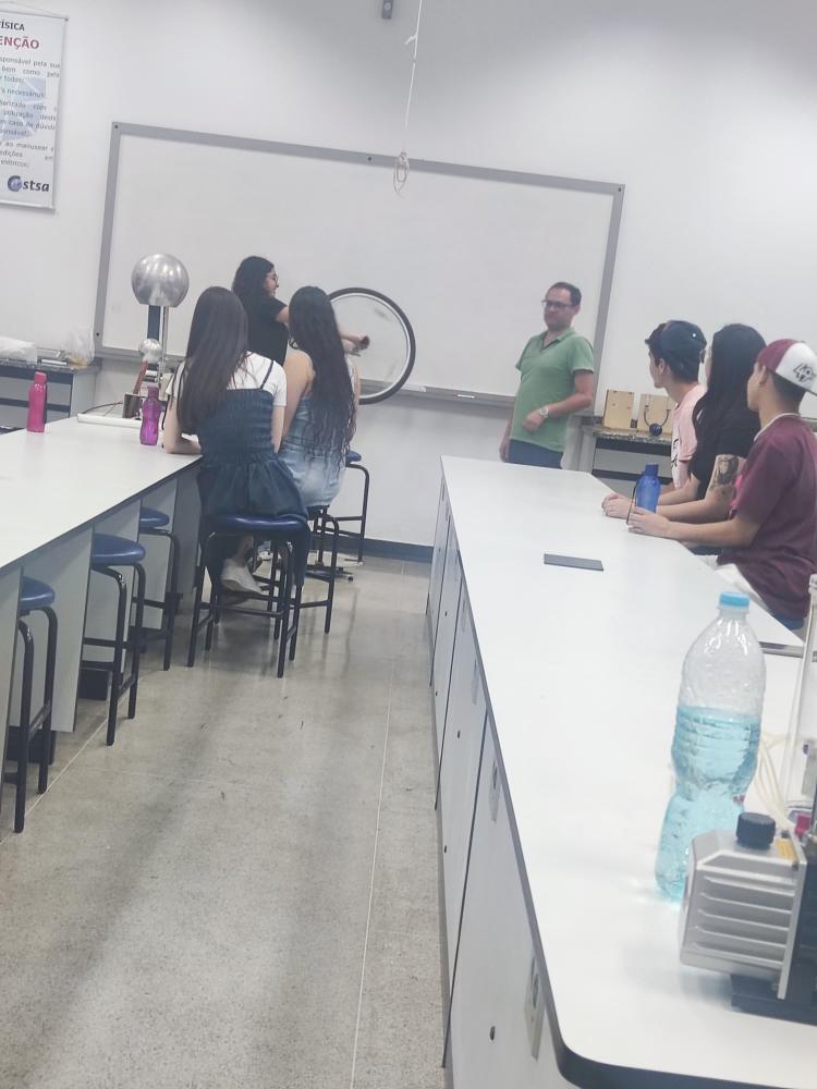Alunos do curso de Administração visitaram a UNESP de Itapeva