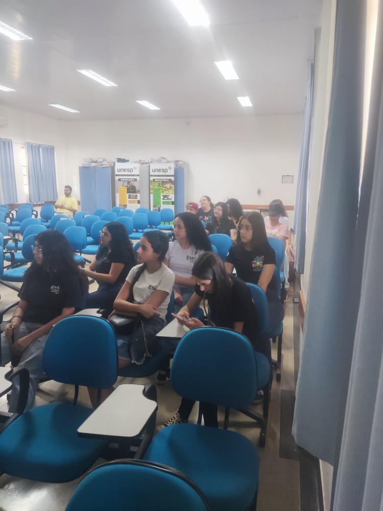 Alunos do curso de Administração visitaram a UNESP de Itapeva