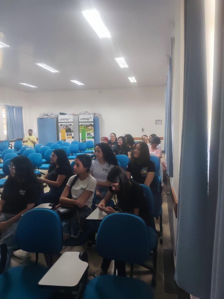 Alunos do curso de Administração visitaram a UNESP de Itapeva