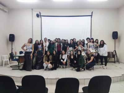 Trabalho de Ética da professora Jeniffer e seus alunos de Serviços Jurídicos