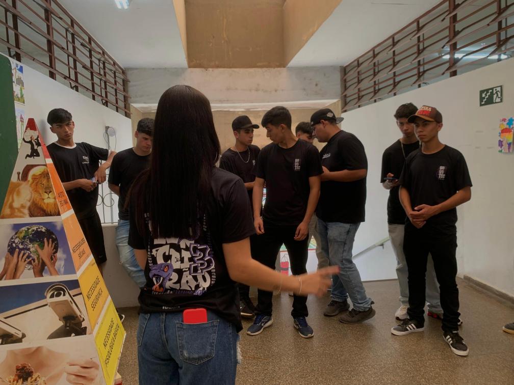 Alunos de Ribeirão Branco visitam a ETEC e FAIT