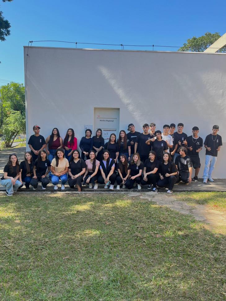 Alunos de Ribeirão Branco visitam a ETEC e FAIT