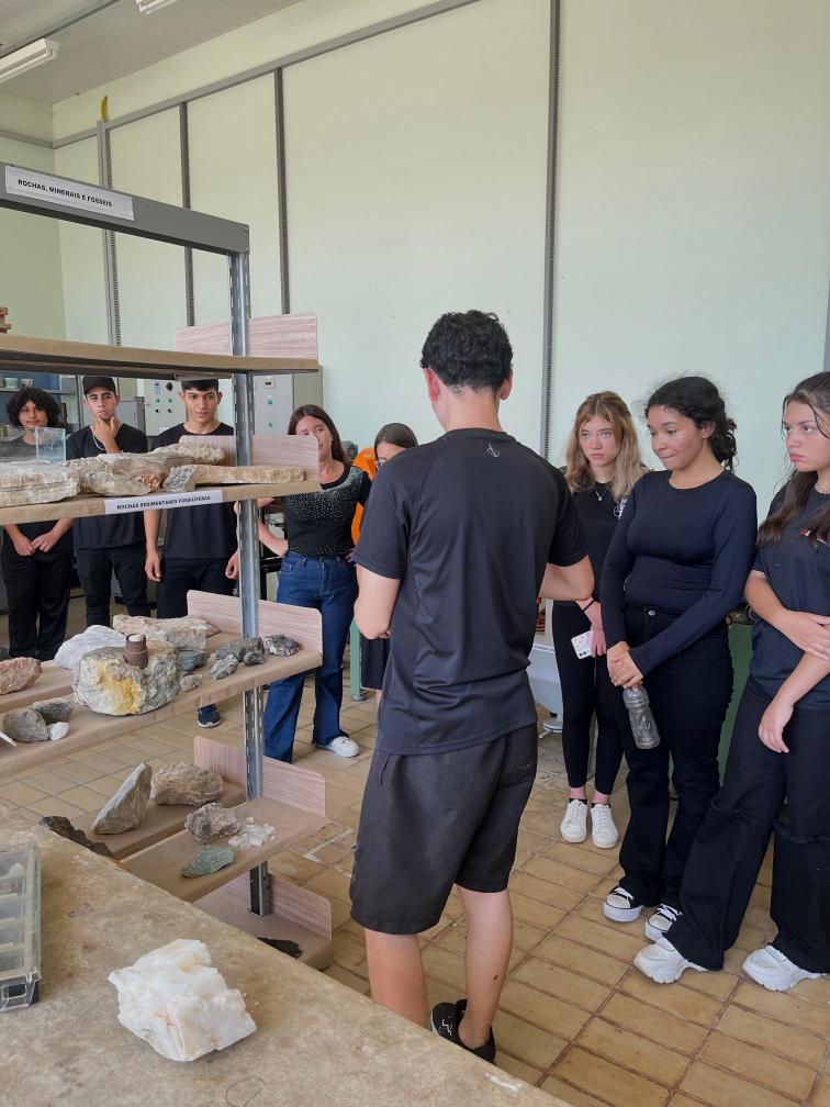 Alunos de Ribeirão Branco visitam a ETEC e FAIT