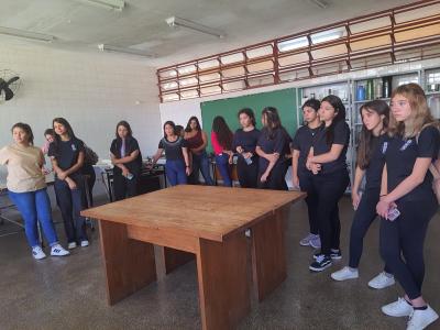 Alunos de Ribeirão Branco visitam a ETEC e FAIT
