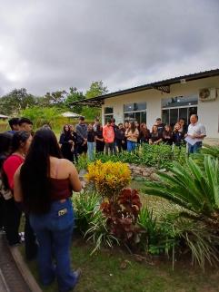 Alunos de Ribeirão Branco visitam a ETEC e FAIT