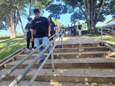 Alunos de Ribeirão Branco visitam a ETEC e FAIT