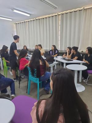Alunos de Ribeirão Branco visitam a ETEC e FAIT