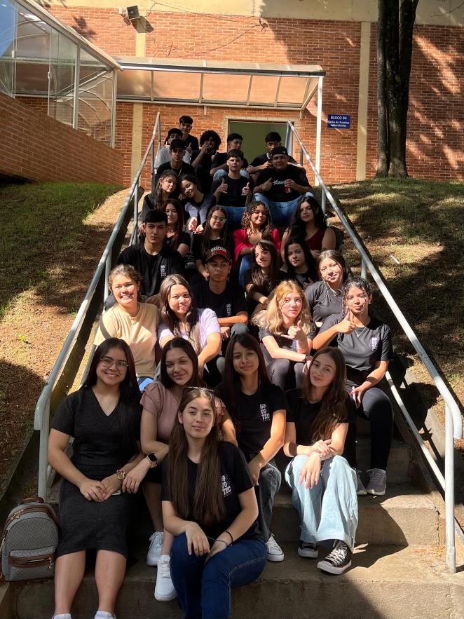 Alunos de Ribeirão Branco visitam a ETEC e FAIT