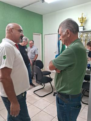 Alunos egressos da primeira turma visitam a ETEC 50 anos após a formatura